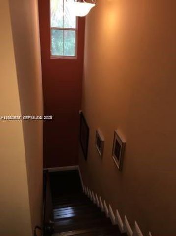 8067 NW 199th Ter, Hialeah, FL 33015