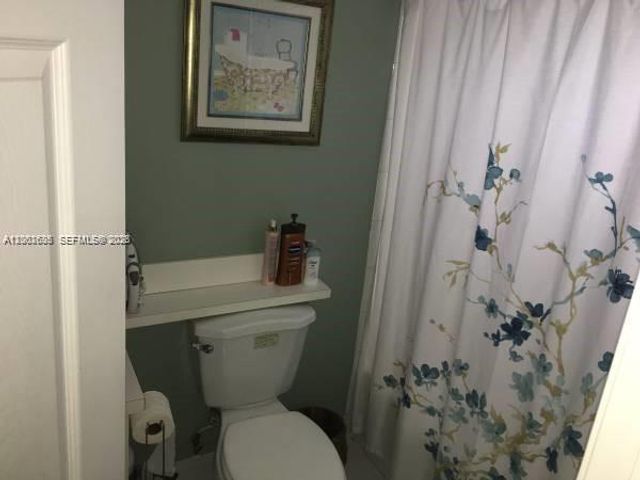 8067 NW 199th Ter, Hialeah, FL 33015