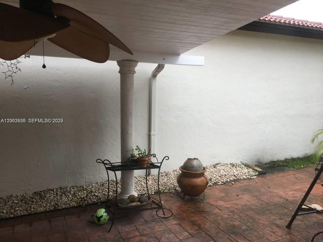 8067 NW 199th Ter, Hialeah, FL 33015