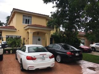 8067 NW 199th Ter, Hialeah, FL 33015