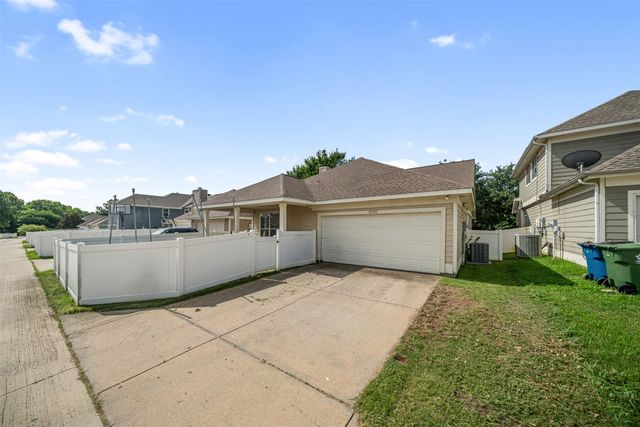10105 Lakeview Drive, Providence Village, TX 76227