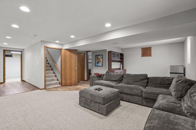 8330 Cleadis Avenue, Inver Grove Heights, MN 55076