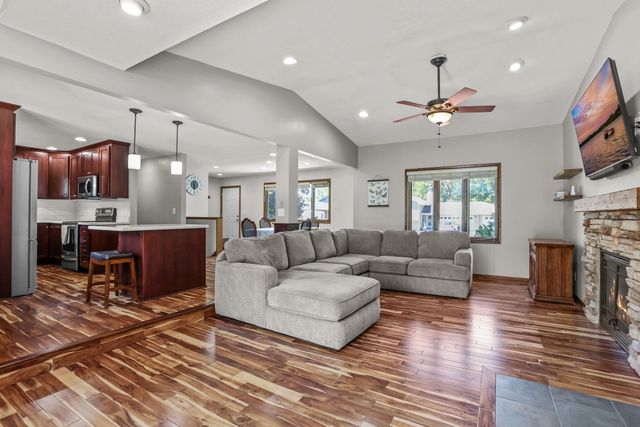 8330 Cleadis Avenue, Inver Grove Heights, MN 55076