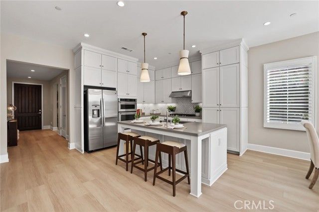 130 Donati, Irvine, CA 92602