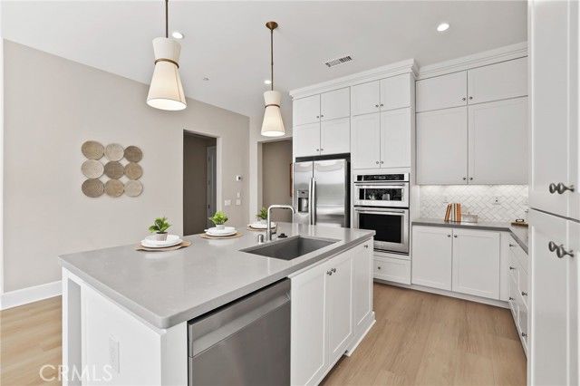 130 Donati, Irvine, CA 92602