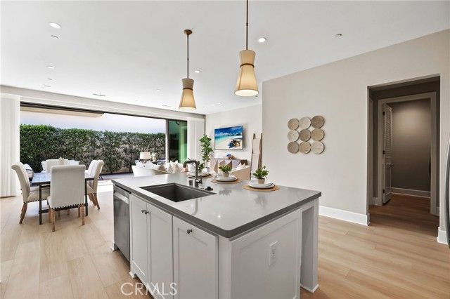 130 Donati, Irvine, CA 92602