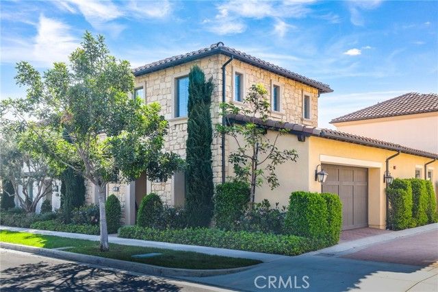 130 Donati, Irvine, CA 92602