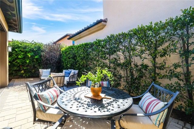 130 Donati, Irvine, CA 92602