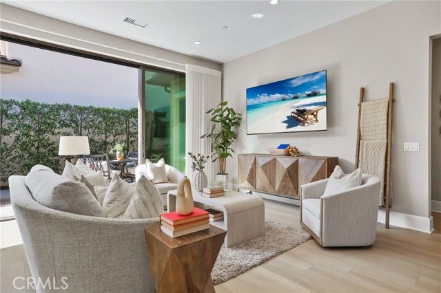 130 Donati, Irvine, CA 92602