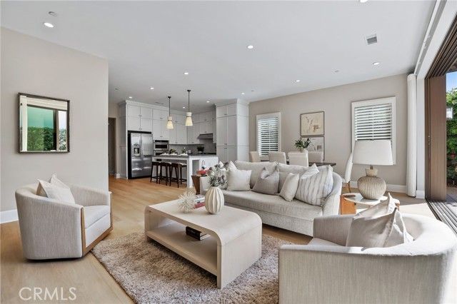 130 Donati, Irvine, CA 92602