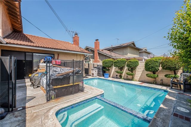 15422 Benfield, Norwalk, CA 90650