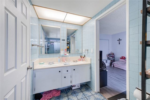 15422 Benfield, Norwalk, CA 90650