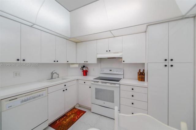 1965 S Ocean Dr 18K, Hallandale Beach, FL 33009