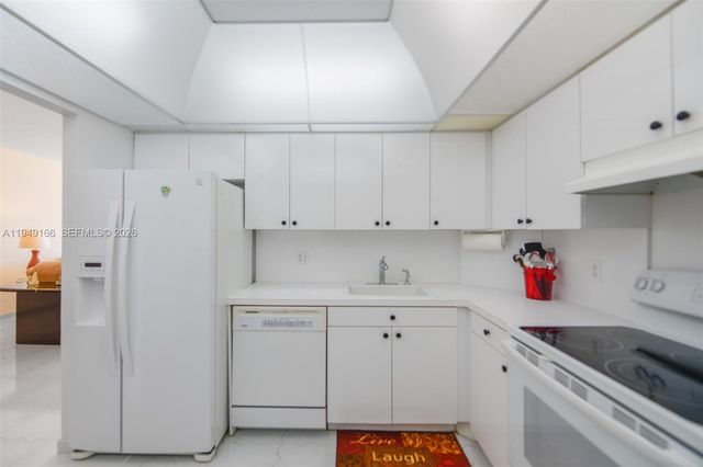 1965 S Ocean Dr 18K, Hallandale Beach, FL 33009