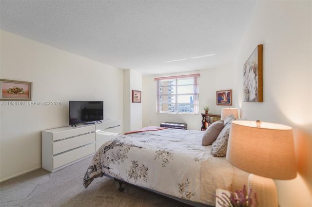 1965 S Ocean Dr 18K, Hallandale Beach, FL 33009