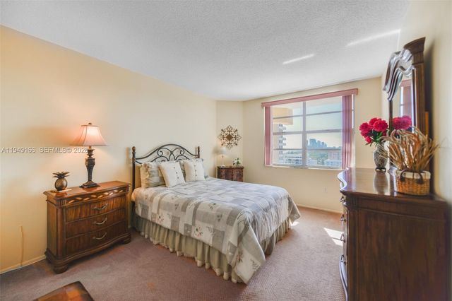 1965 S Ocean Dr 18K, Hallandale Beach, FL 33009