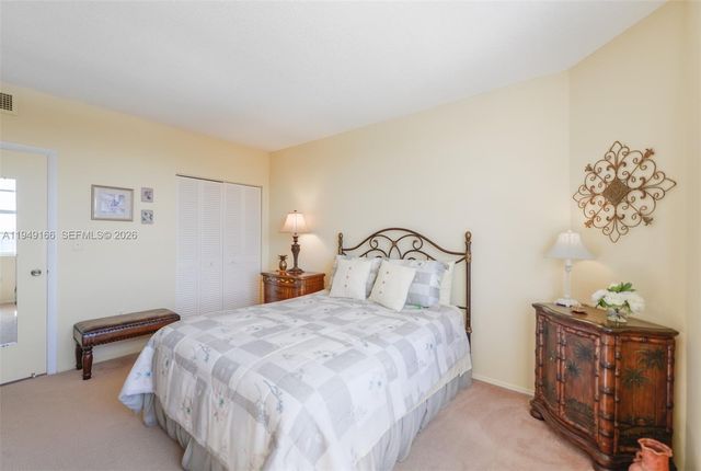 1965 S Ocean Dr 18K, Hallandale Beach, FL 33009