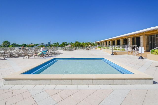 1965 S Ocean Dr 18K, Hallandale Beach, FL 33009