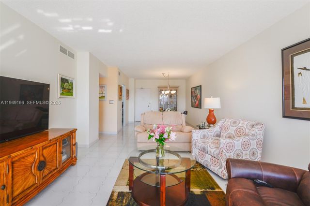 1965 S Ocean Dr 18K, Hallandale Beach, FL 33009