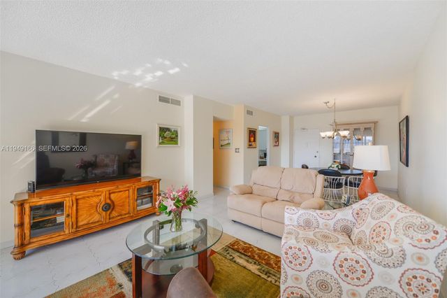 1965 S Ocean Dr 18K, Hallandale Beach, FL 33009