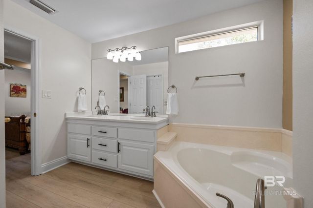 10527 Southside Loop, Fairhope, AL 36532