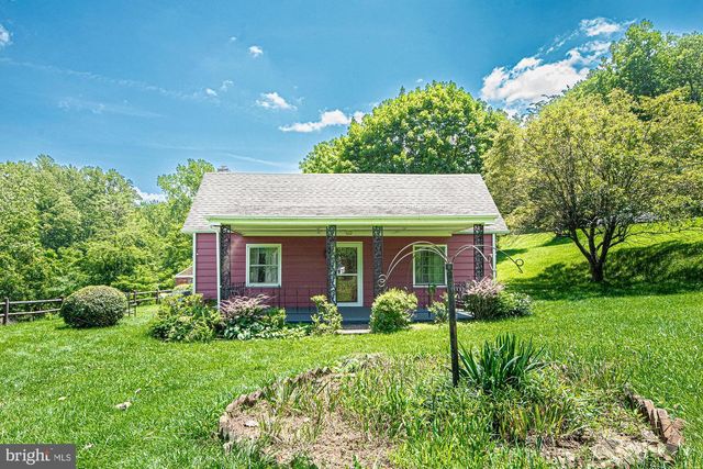115 CHESTER GAP RD, Chester Gap, VA 22623