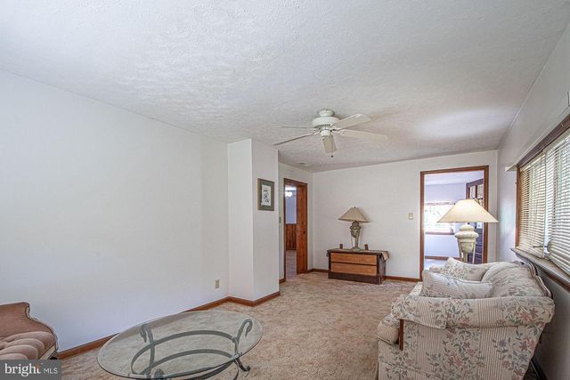 115 CHESTER GAP RD, Chester Gap, VA 22623