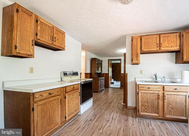 115 CHESTER GAP RD, Chester Gap, VA 22623