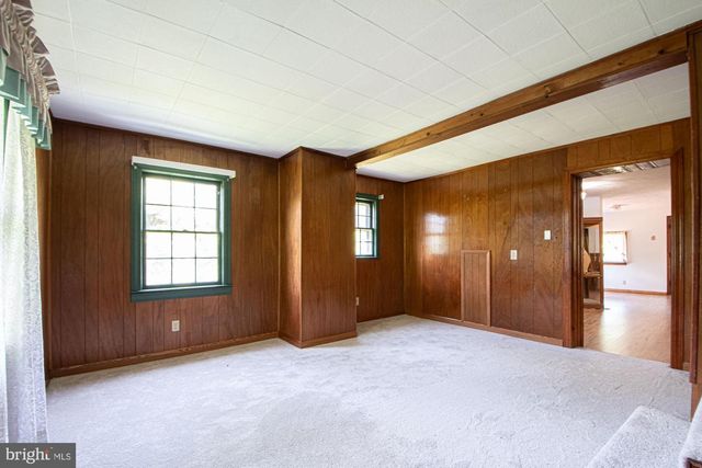 115 CHESTER GAP RD, Chester Gap, VA 22623