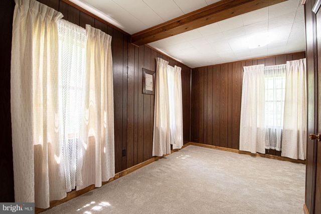 115 CHESTER GAP RD, Chester Gap, VA 22623