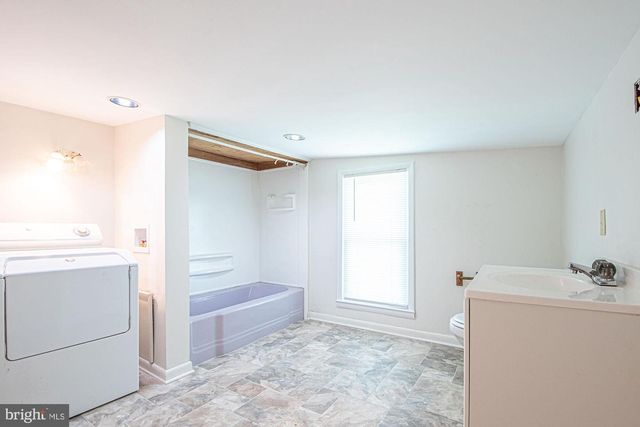 115 CHESTER GAP RD, Chester Gap, VA 22623