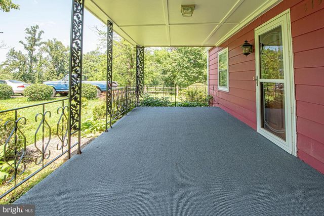 115 CHESTER GAP RD, Chester Gap, VA 22623