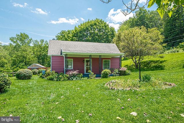 115 CHESTER GAP RD, Chester Gap, VA 22623