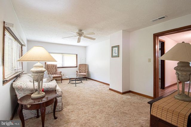 115 CHESTER GAP RD, Chester Gap, VA 22623