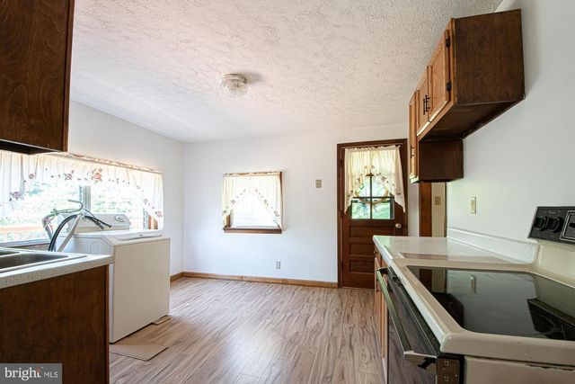 115 CHESTER GAP RD, Chester Gap, VA 22623