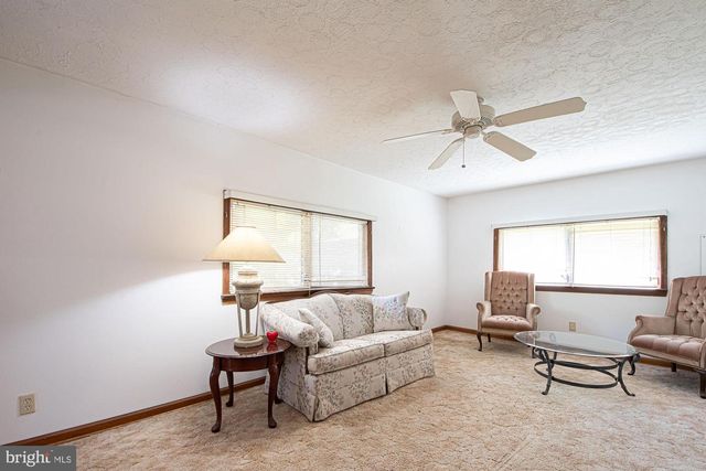 115 CHESTER GAP RD, Chester Gap, VA 22623