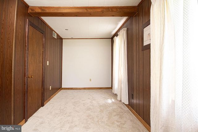 115 CHESTER GAP RD, Chester Gap, VA 22623