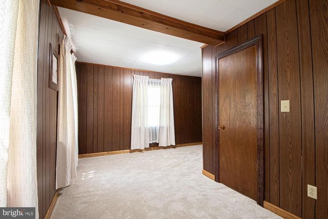 115 CHESTER GAP RD, Chester Gap, VA 22623