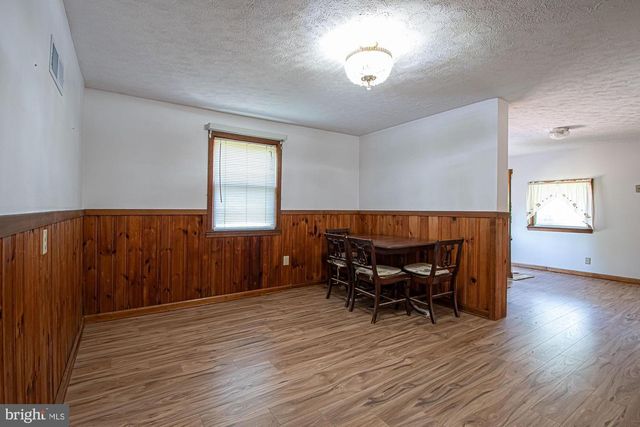 115 CHESTER GAP RD, Chester Gap, VA 22623