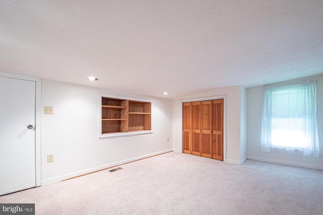 115 CHESTER GAP RD, Chester Gap, VA 22623