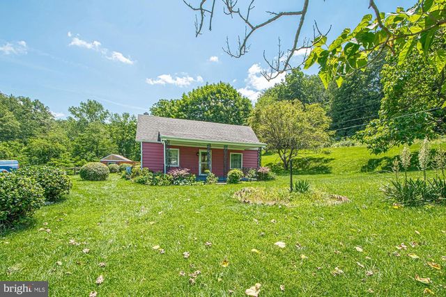 115 CHESTER GAP RD, Chester Gap, VA 22623