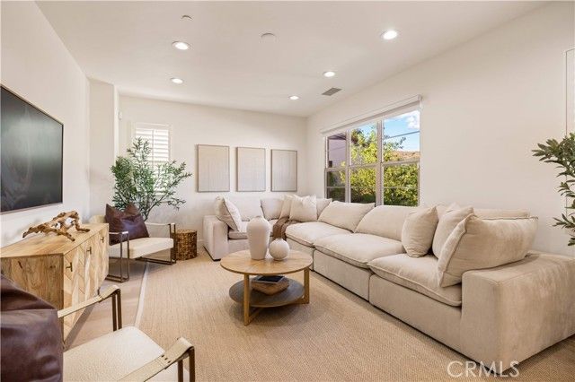93 Parson Brown, Irvine, CA 92618