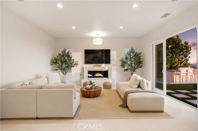 93 Parson Brown, Irvine, CA 92618