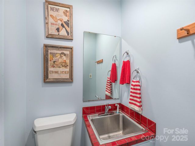 187 Turtle Creek Road, Sylva, NC 28779