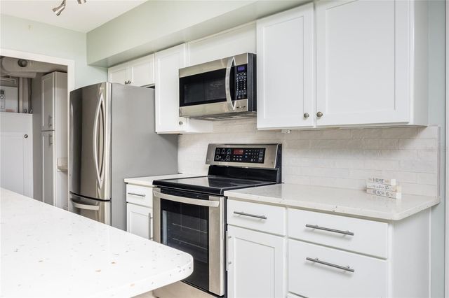 10355 PARADISE BOULEVARD 412, St Petersburg, FL 33706