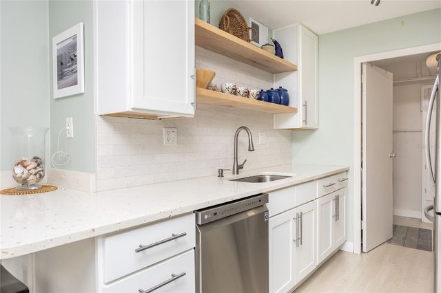 10355 PARADISE BOULEVARD 412, St Petersburg, FL 33706