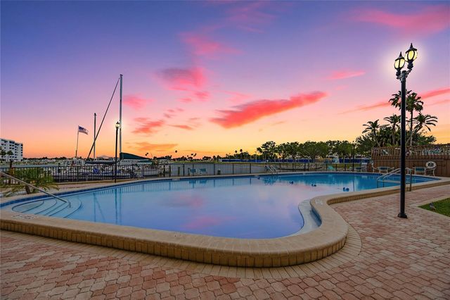 10355 PARADISE BOULEVARD 412, St Petersburg, FL 33706
