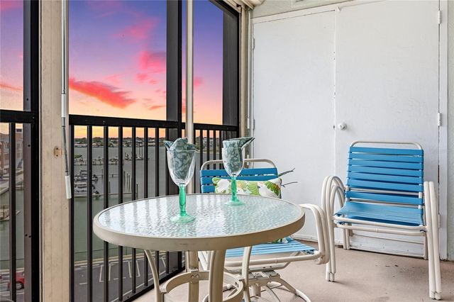 10355 PARADISE BOULEVARD 412, St Petersburg, FL 33706