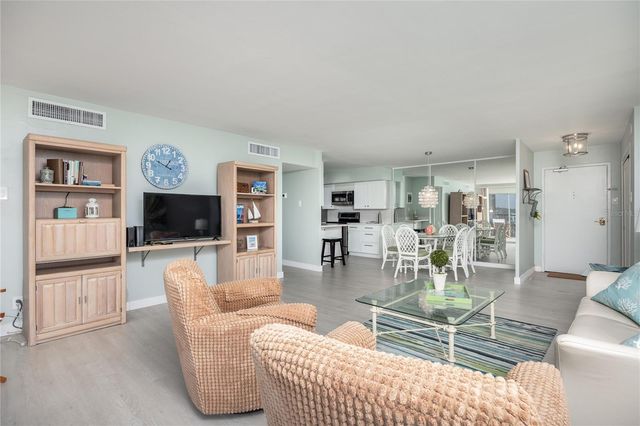 10355 PARADISE BOULEVARD 412, St Petersburg, FL 33706