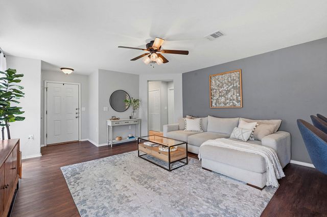 5407 Viewpoint DR, Austin, TX 78744
